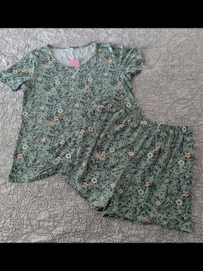 NWT Findsweet Pajama Set